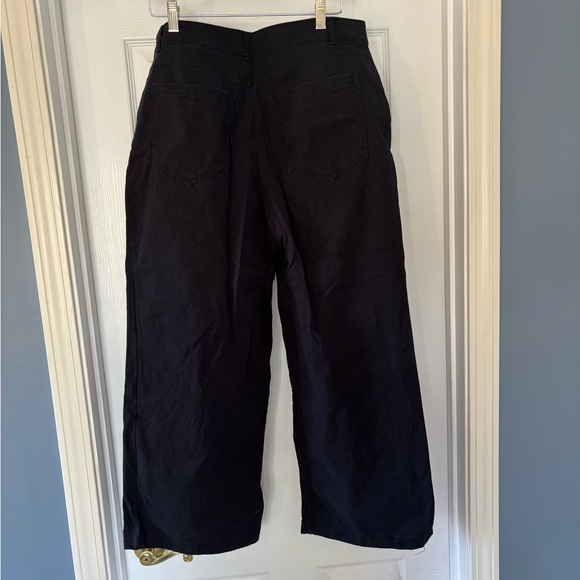 Old Navy Wide Crop Twill Black Pants - Picture 2 of 5